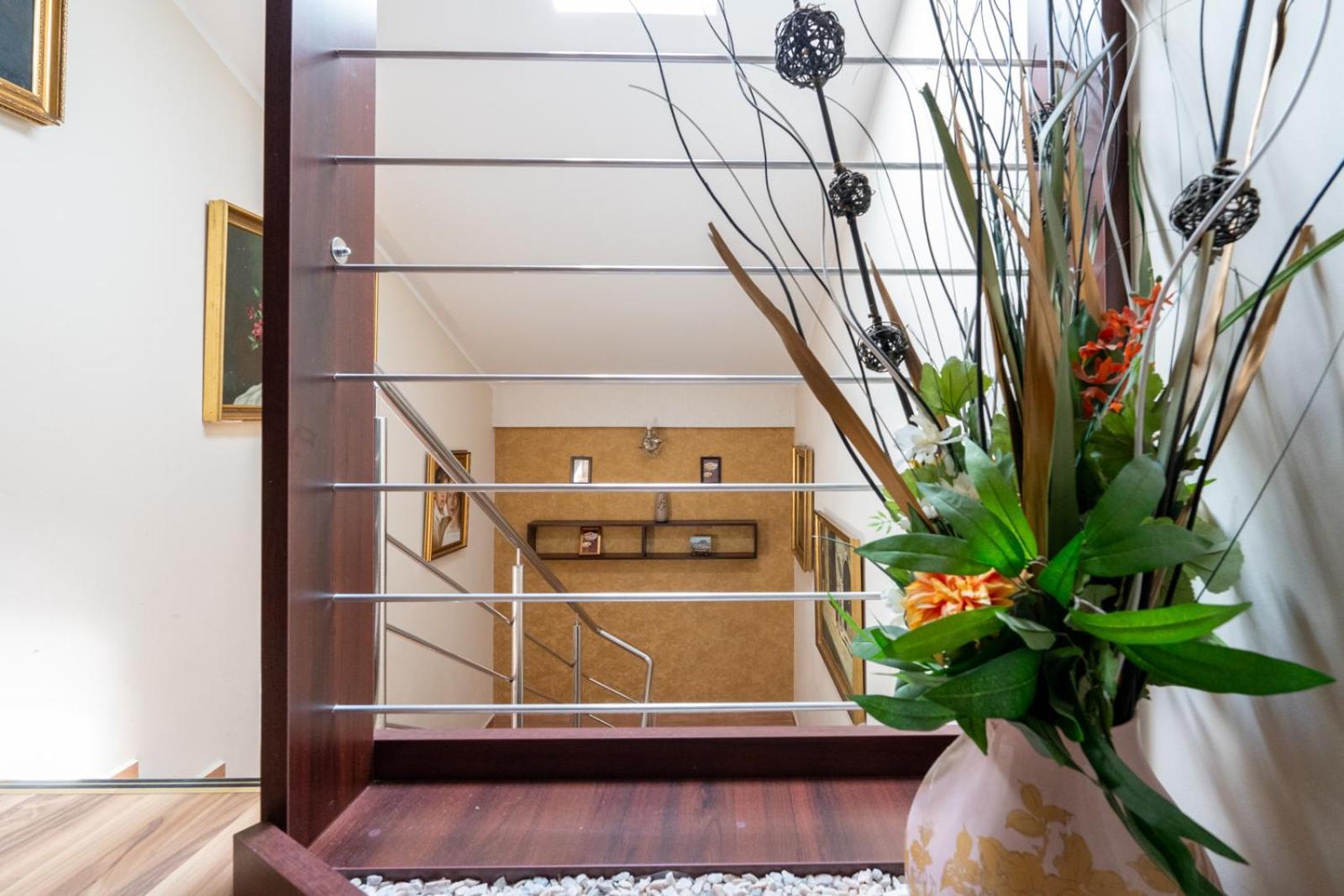 Farawayhomes Aparthotel Near Vienna Airport - Anytime Self Check-In Bruck an der Leitha Eksteriør bilde
