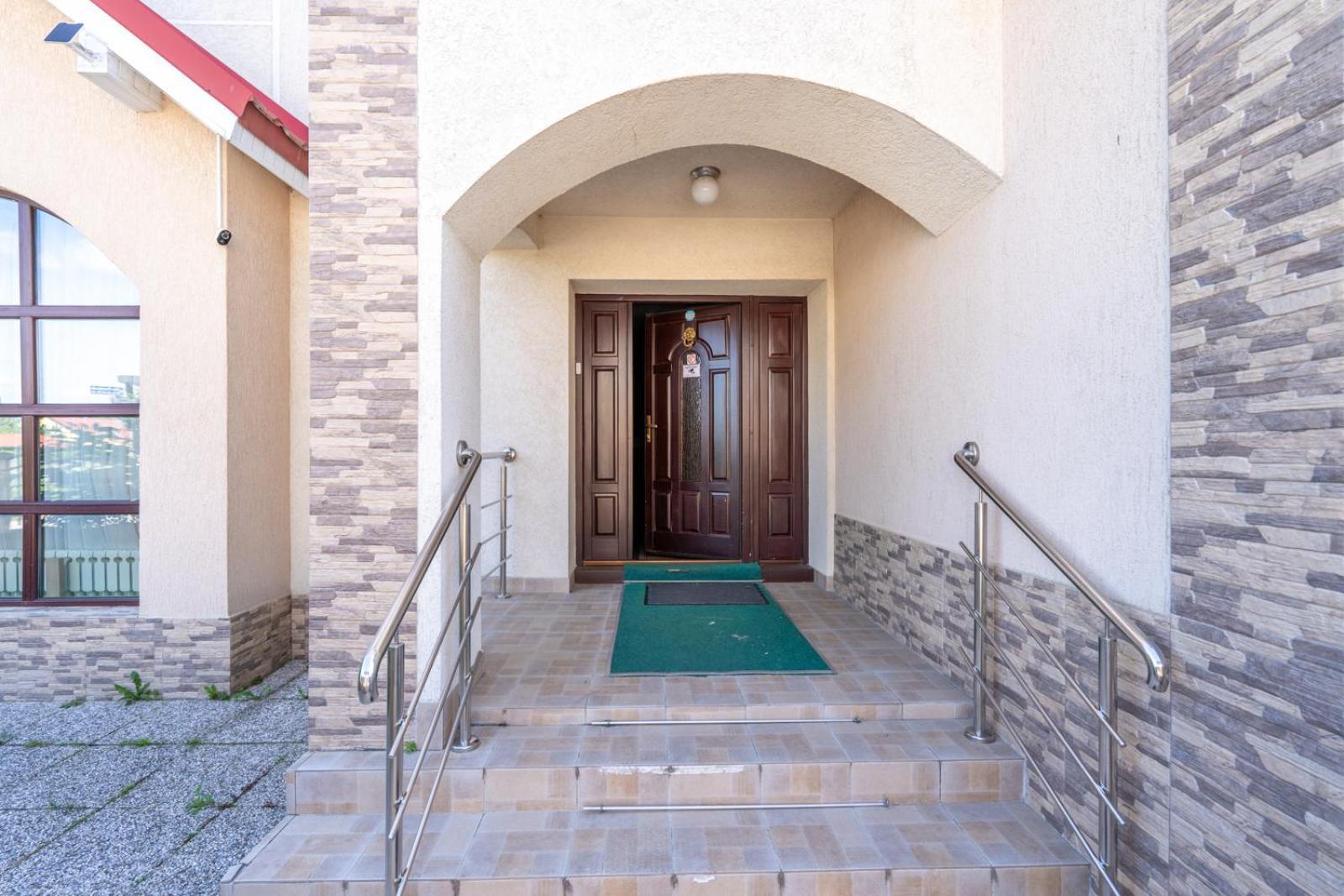 Farawayhomes Aparthotel Near Vienna Airport - Anytime Self Check-In Bruck an der Leitha Eksteriør bilde