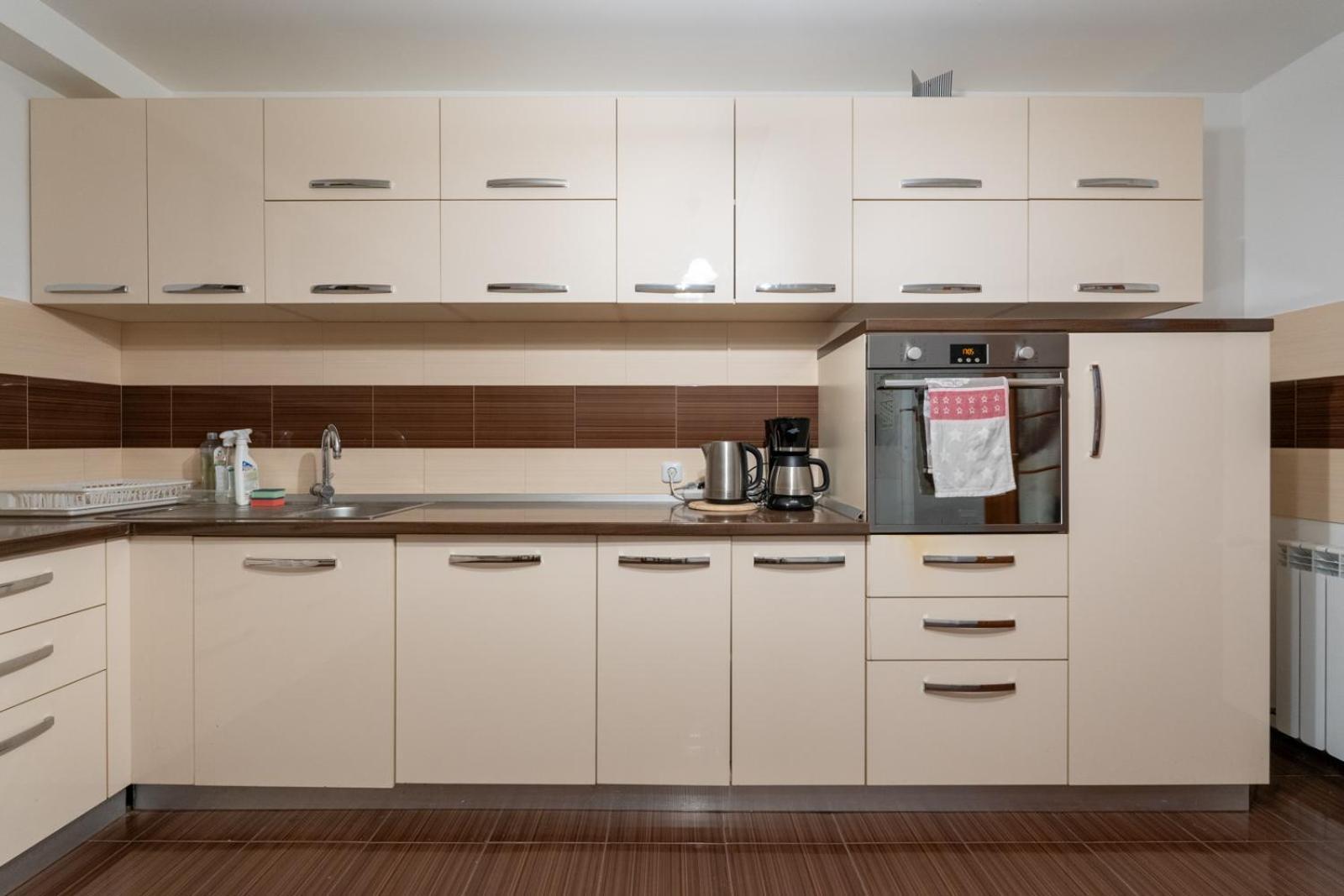 Farawayhomes Aparthotel Near Vienna Airport - Anytime Self Check-In Bruck an der Leitha Eksteriør bilde