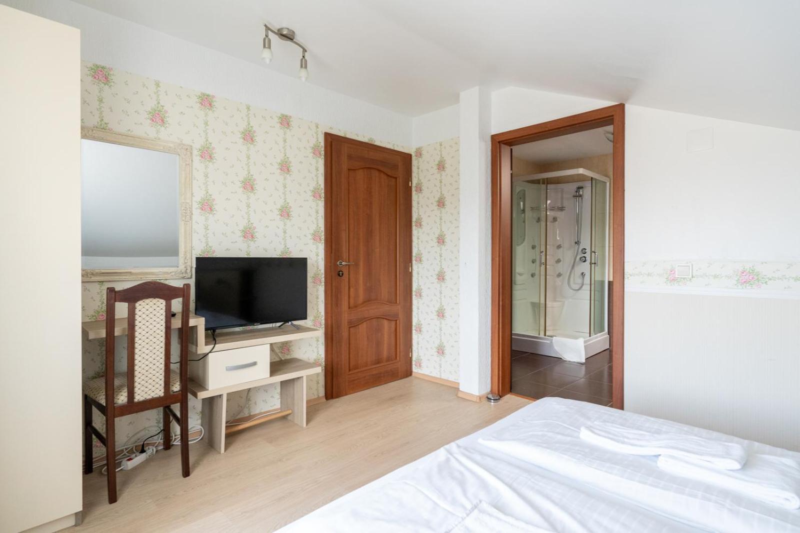 Farawayhomes Aparthotel Near Vienna Airport - Anytime Self Check-In Bruck an der Leitha Eksteriør bilde