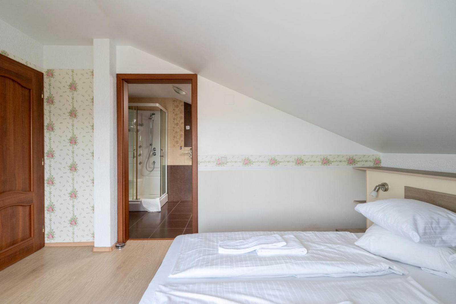 Farawayhomes Aparthotel Near Vienna Airport - Anytime Self Check-In Bruck an der Leitha Eksteriør bilde